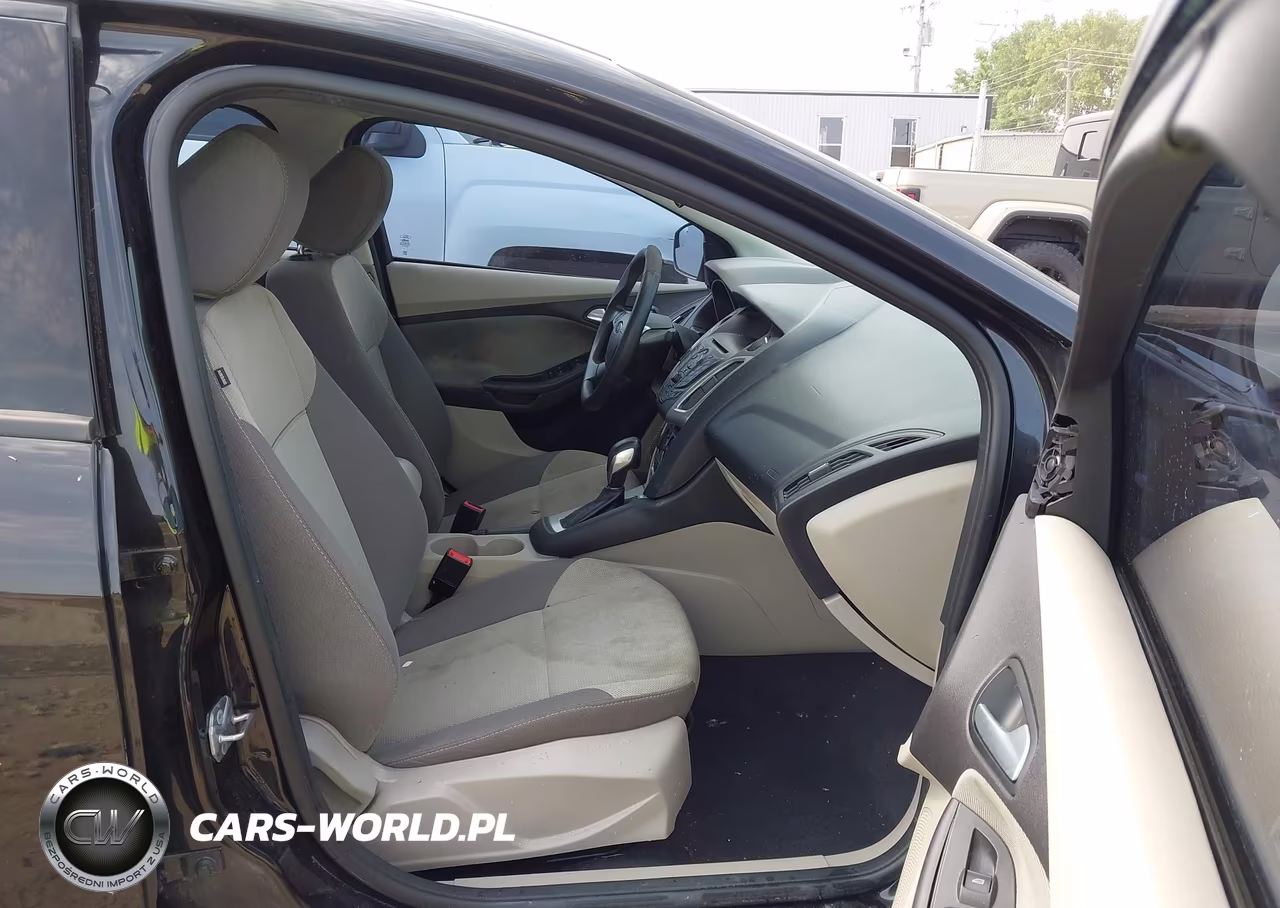 2014 Ford Focus Se VIN:1FADP3F29EL206226 - 5