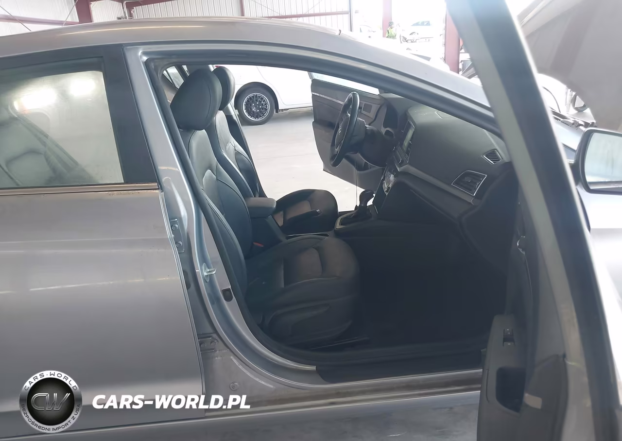 2017 Hyundai Elantra Limited VIN:5NPD84LFXHH103815 - 5