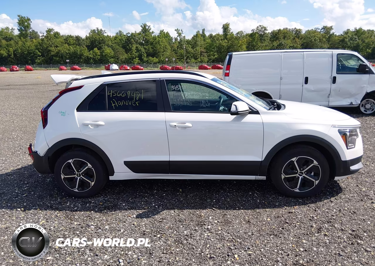 2025 Kia Niro Ex VIN:KNDCR3LE2S5290095 - 13