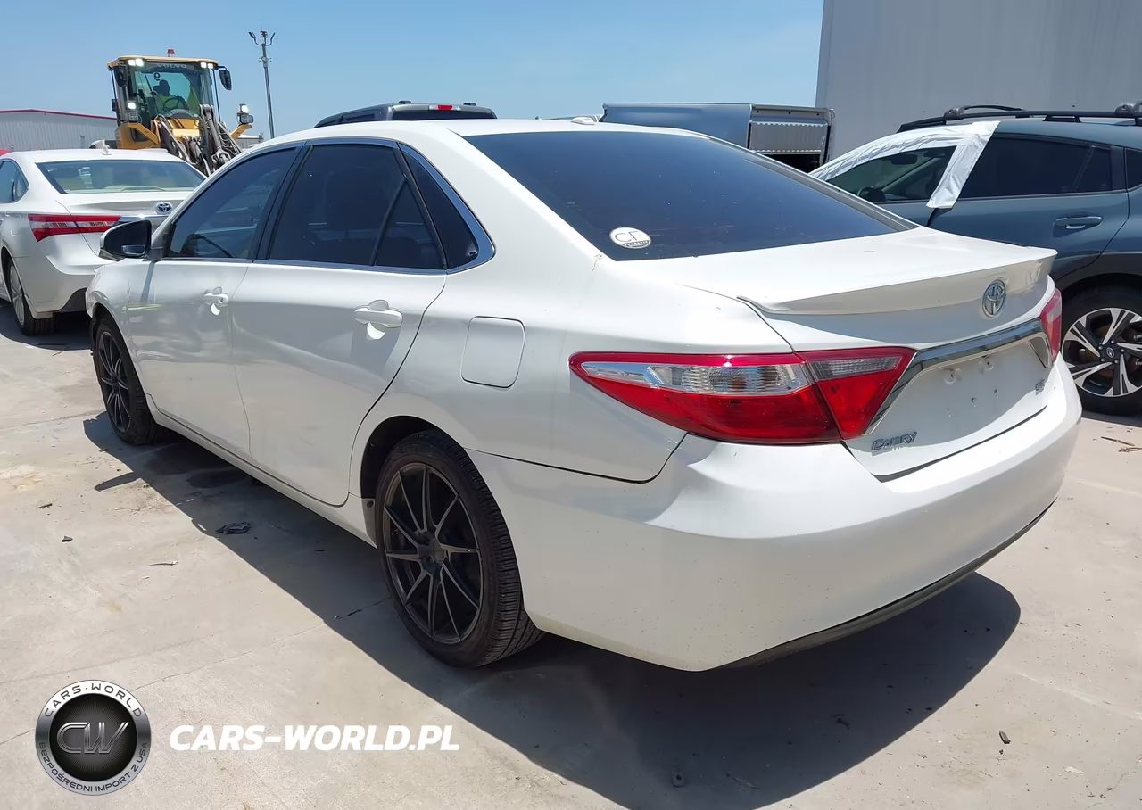 2016 Toyota Camry Se VIN:4T1BF1FK1GU188418 - 3