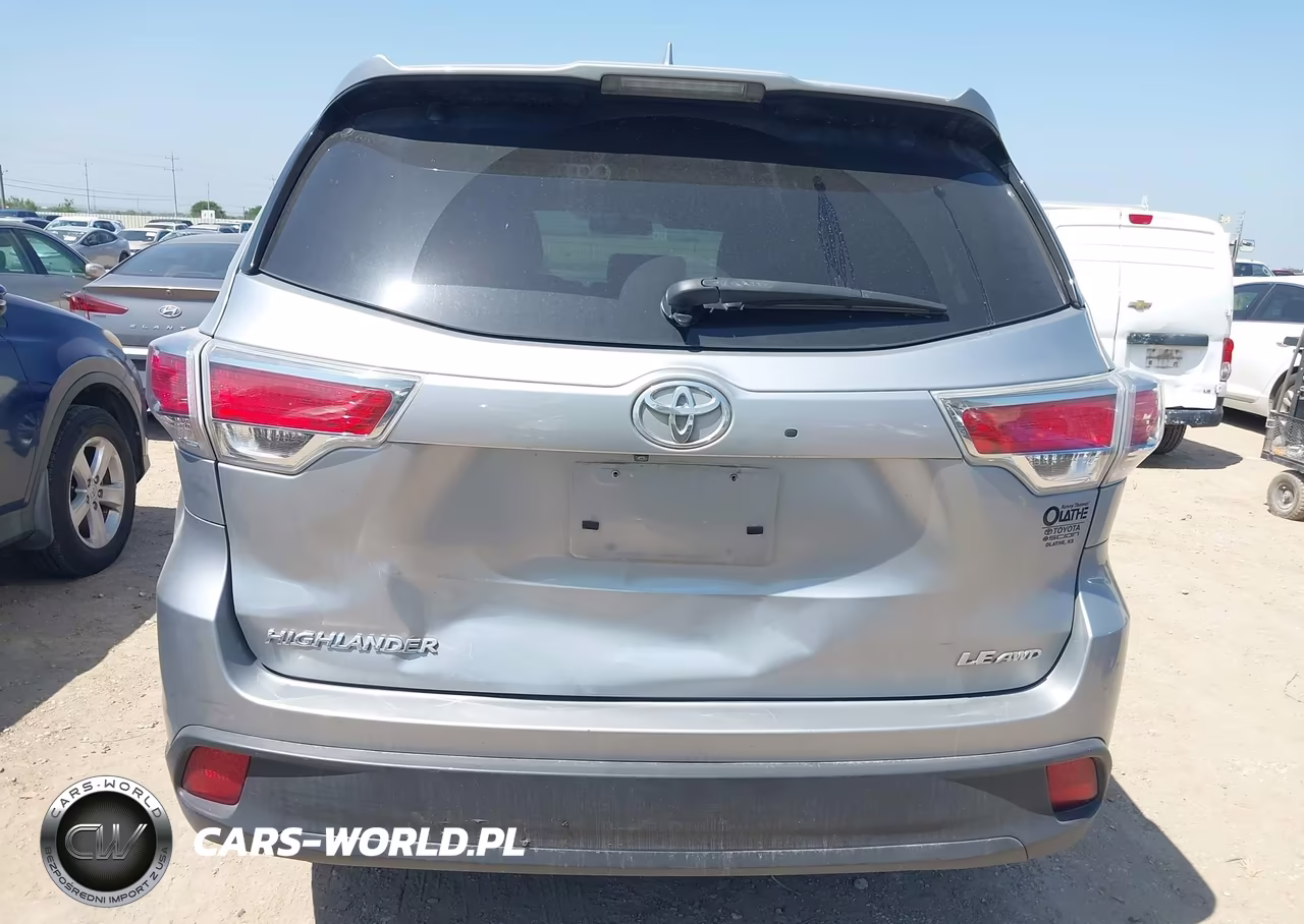 2015 Toyota Highlander Le Plus V6 VIN:5TDBKRFH7FS080908 - 16