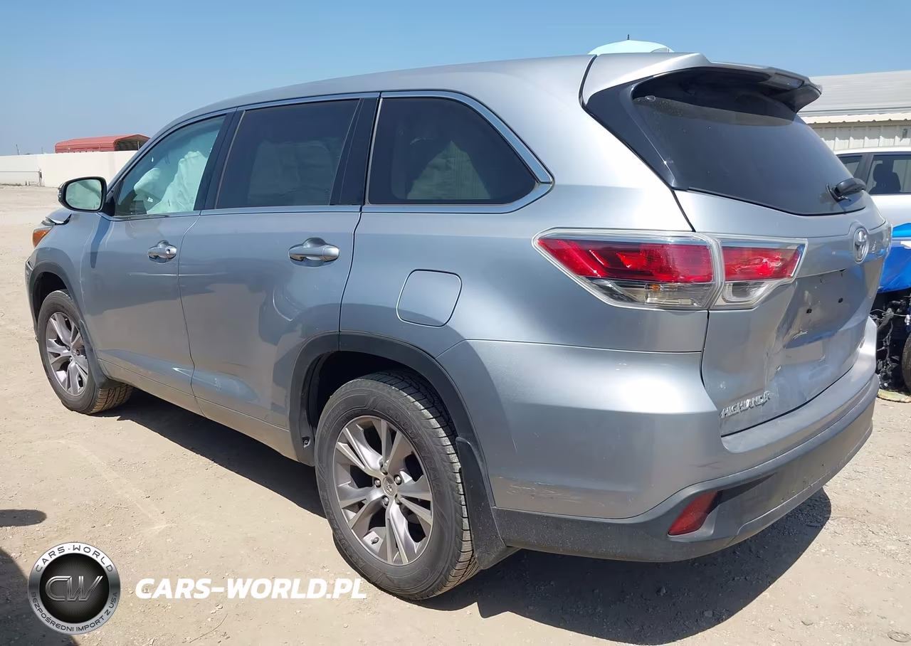 2015 Toyota Highlander Le Plus V6 VIN:5TDBKRFH7FS080908 - 3