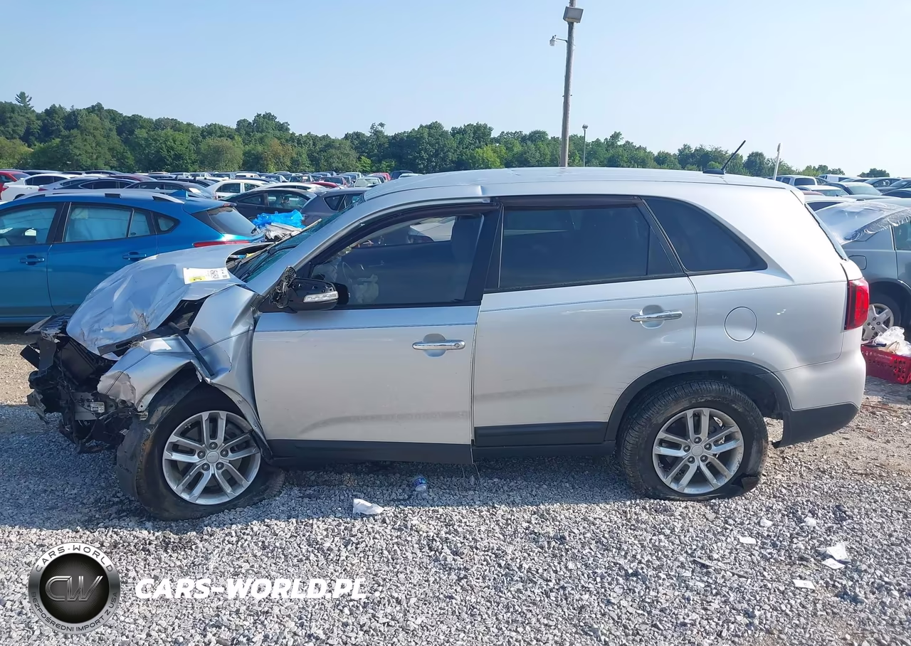 2015 Kia Sorento Lx VIN:5XYKT3A61FG613428 - 13