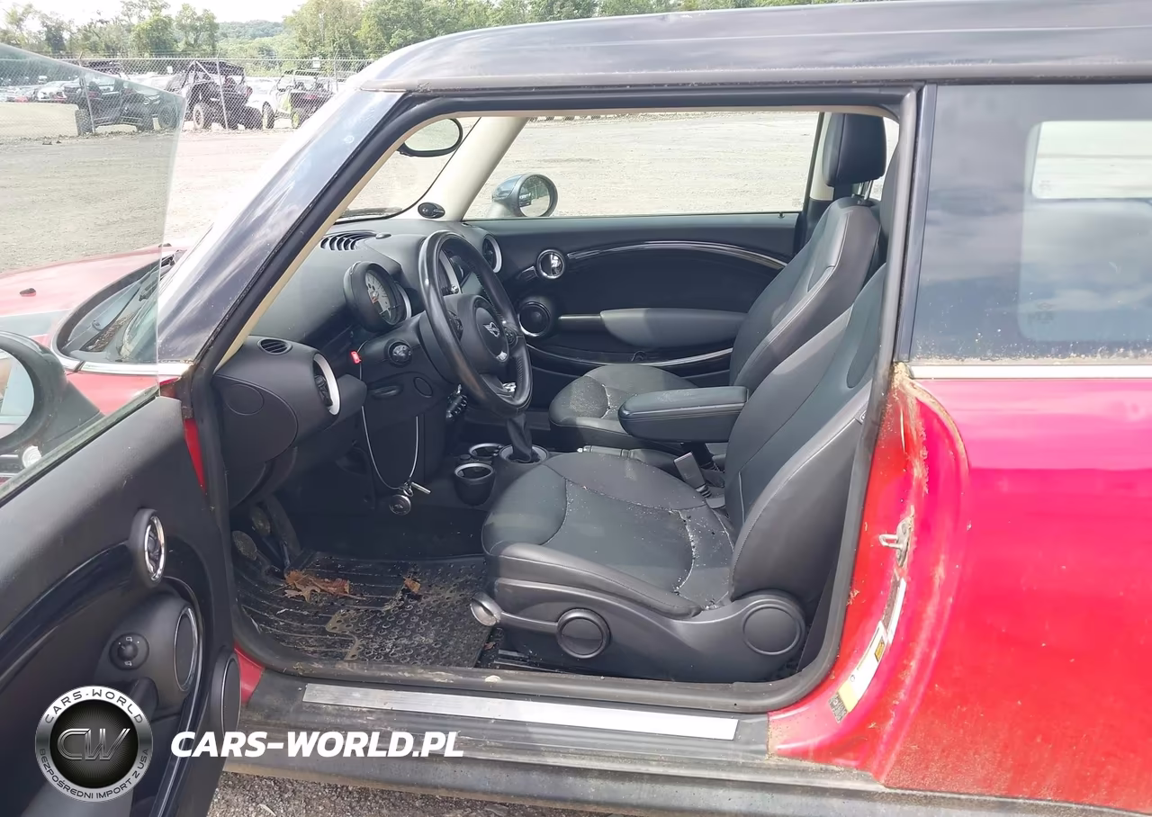 2011 Mini Cooper Clubman VIN:WMWZF3C56BTX81975 - 5