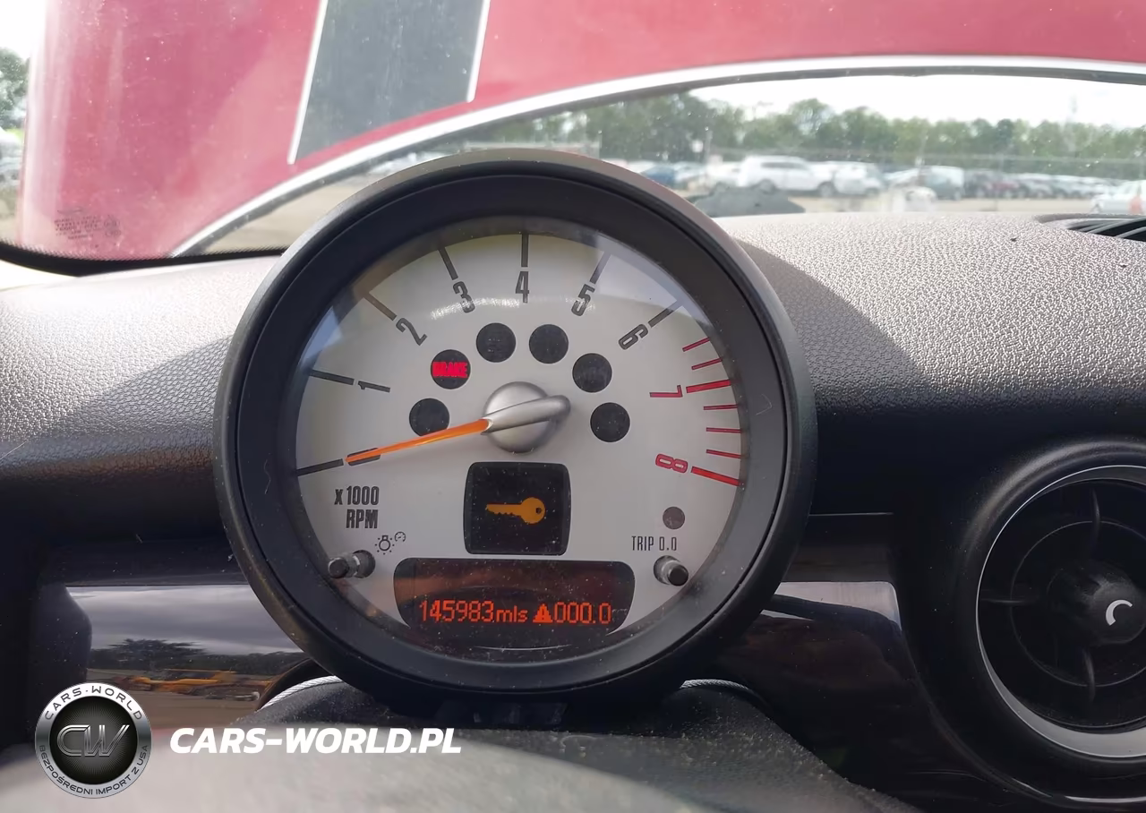 2011 Mini Cooper Clubman VIN:WMWZF3C56BTX81975 - 7