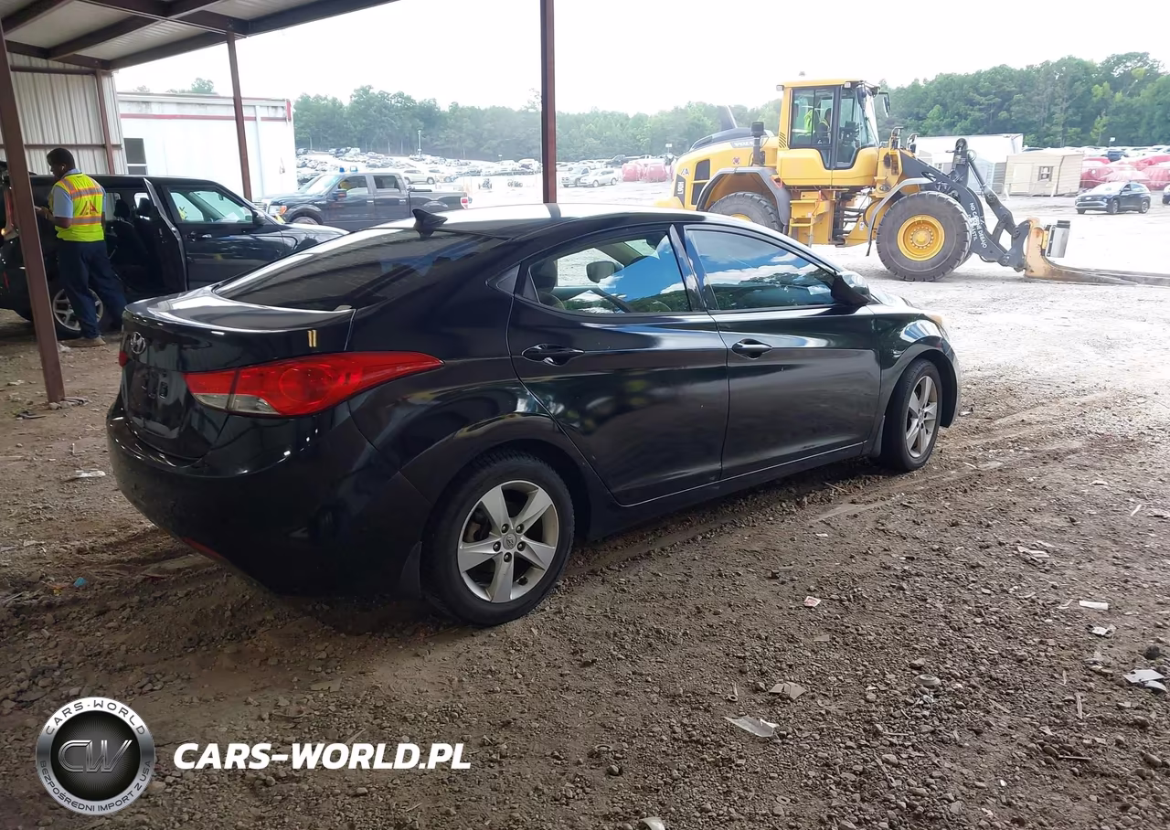 2013 Hyundai Elantra Gls VIN:5NPDH4AE4DH398298 - 4