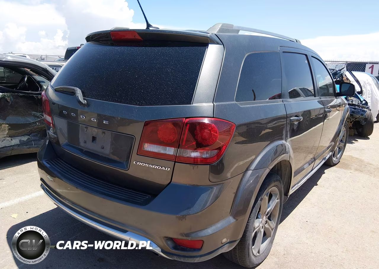 2017 Dodge Journey Crossroad Plus VIN:3C4PDCGBXHT564264 - 4