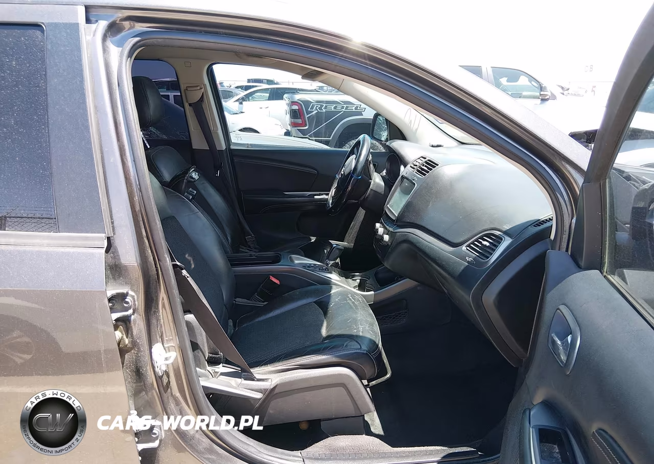 2017 Dodge Journey Crossroad Plus VIN:3C4PDCGBXHT564264 - 5