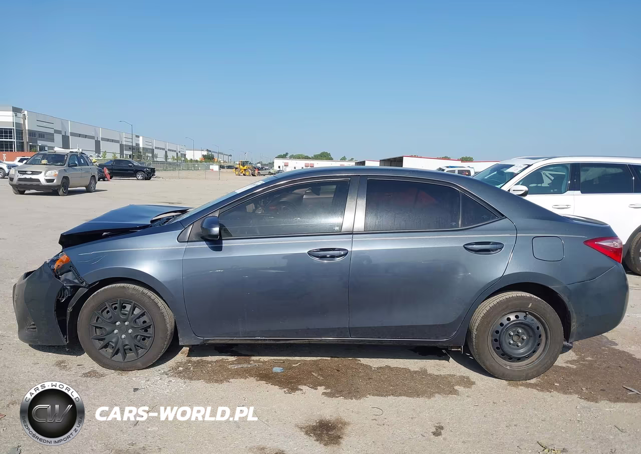 2017 Toyota Corolla Le VIN:5YFBURHE6HP706683 - 14