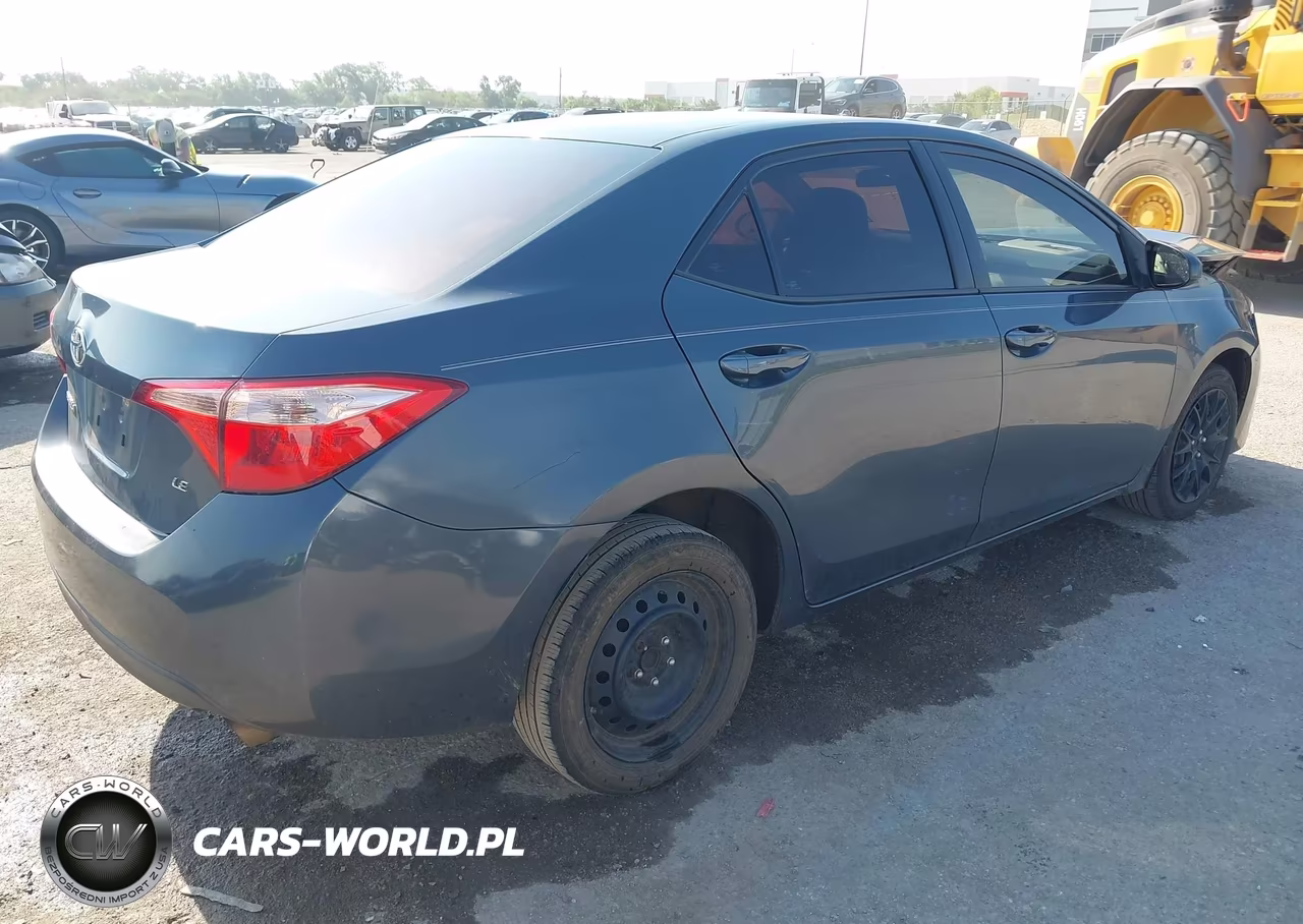 2017 Toyota Corolla Le VIN:5YFBURHE6HP706683 - 4