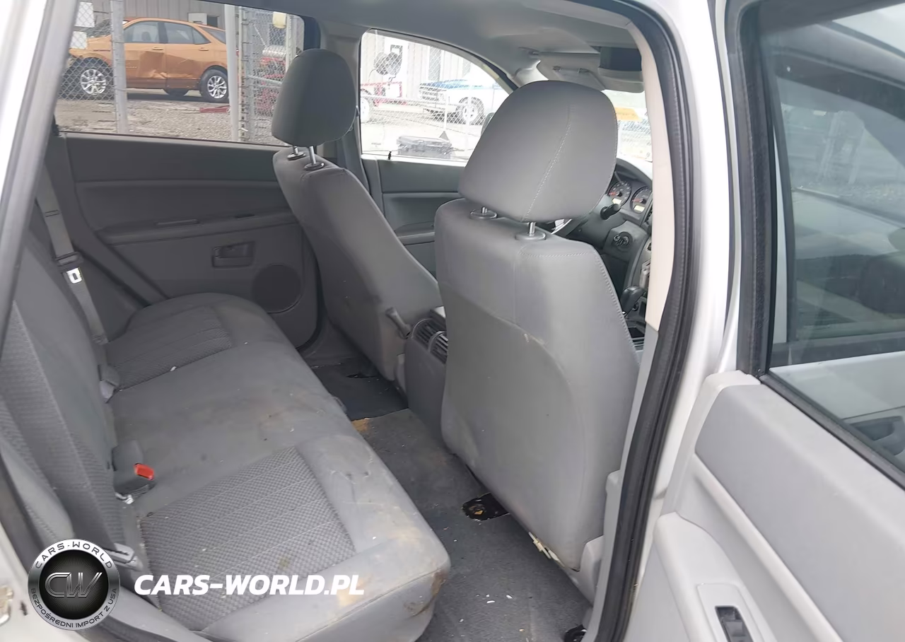 2005 Jeep Grand Cherokee Laredo VIN:1J4GR48K75C509195 - 8