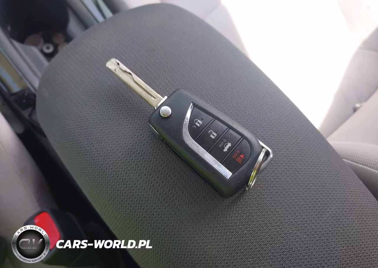 2021 Toyota Corolla Le VIN:JTDEPMAE8MJ142129 - 11