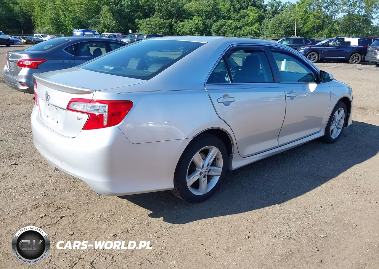 2013 Toyota Camry Se VIN:4T1BF1FK6DU251623 - 4