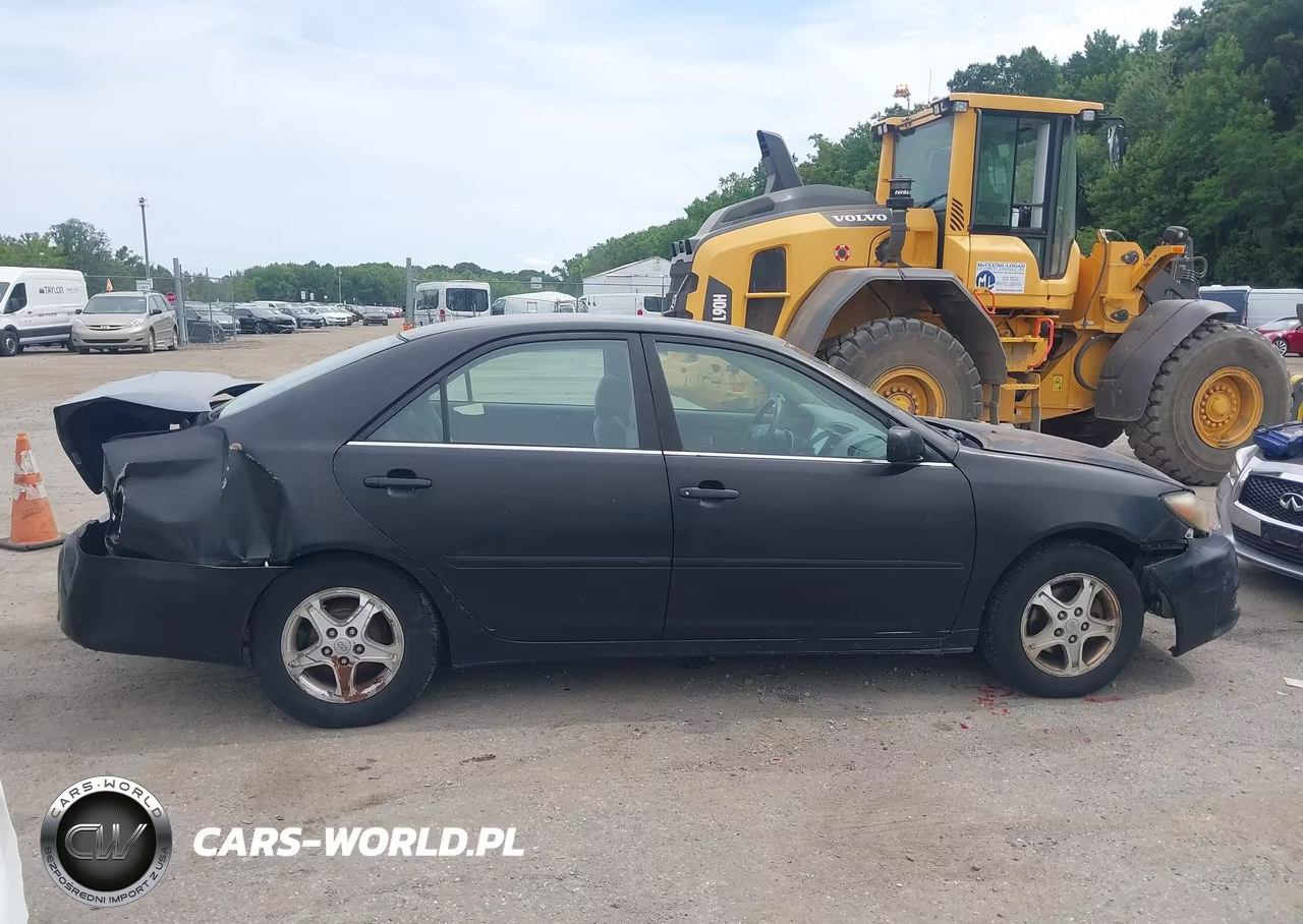 2003 Toyota Camry Le VIN:4T1BE32KX3U139278 - 13