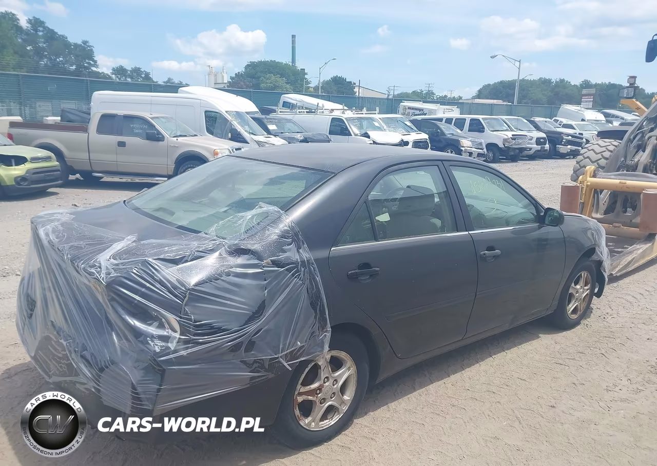 2003 Toyota Camry Le VIN:4T1BE32KX3U139278 - 18