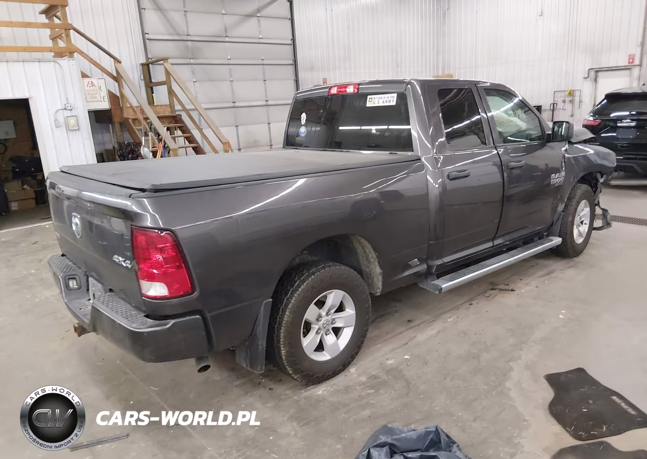 2019 Ram 1500 Classic Express 4X4 6'4 Box VIN:1C6RR7FG8KS537711 - 4