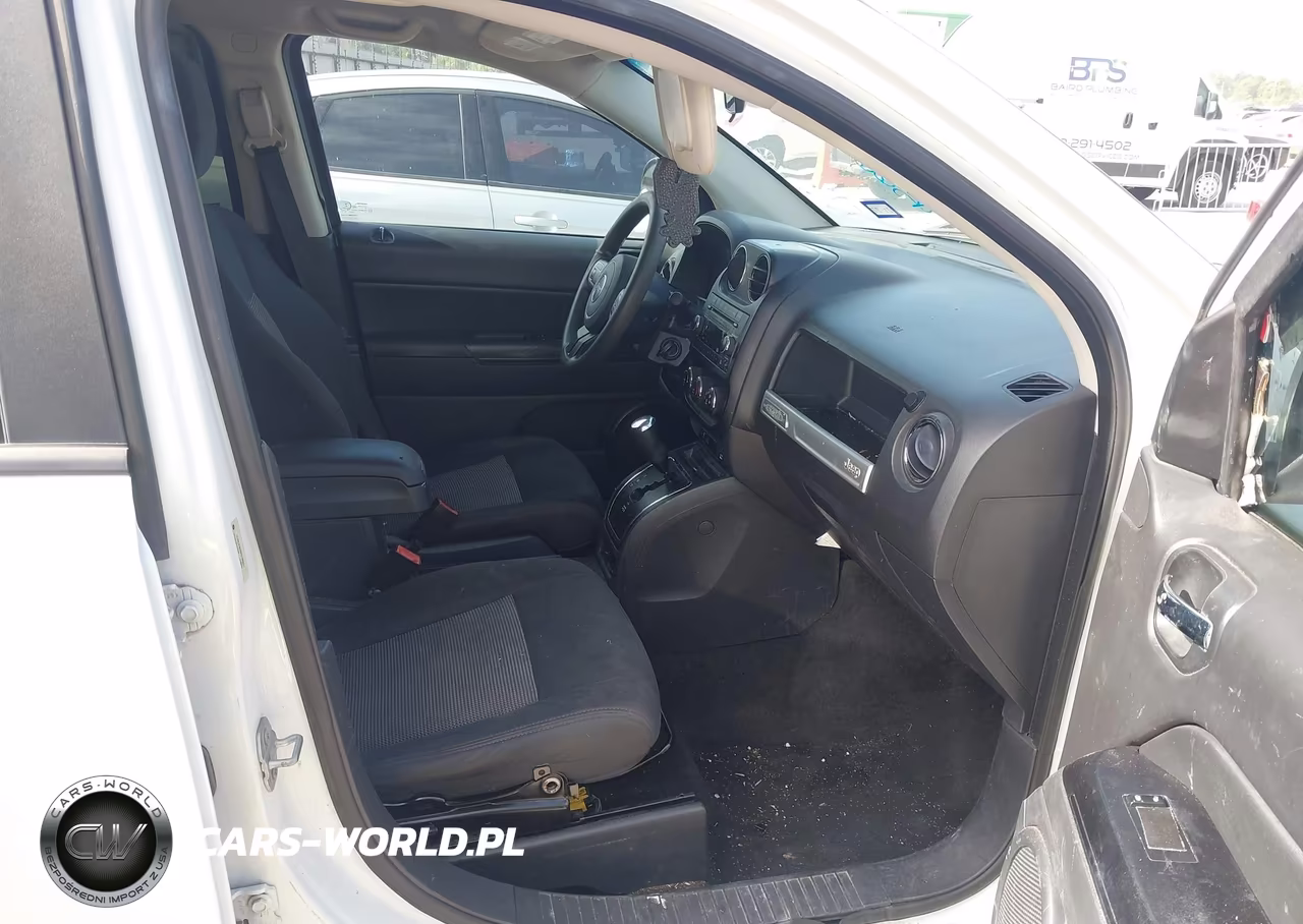 2015 Jeep Compass Sport VIN:1C4NJCBA6FD190821 - 5