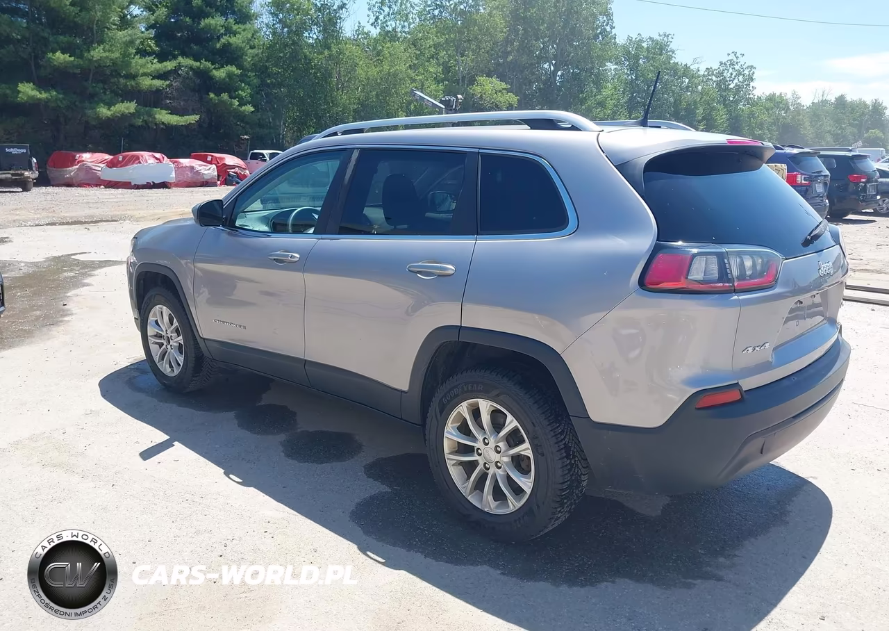 2019 Jeep Cherokee Latitude 4X4 VIN:1C4PJMCB0KD429912 - 3