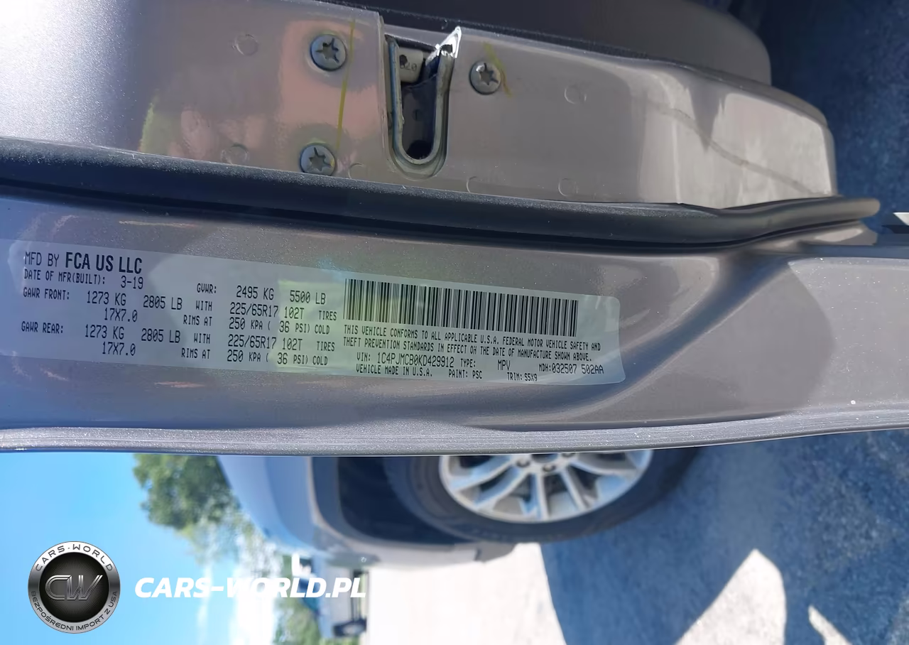 2019 Jeep Cherokee Latitude 4X4 VIN:1C4PJMCB0KD429912 - 9