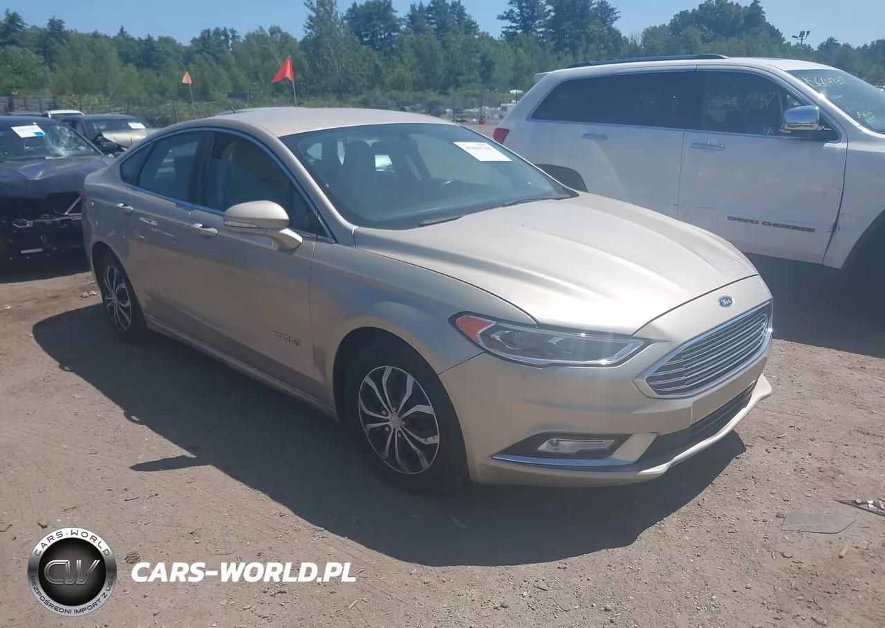 2018 Ford Fusion Hybrid Titanium – zdjęcie 1 z 16