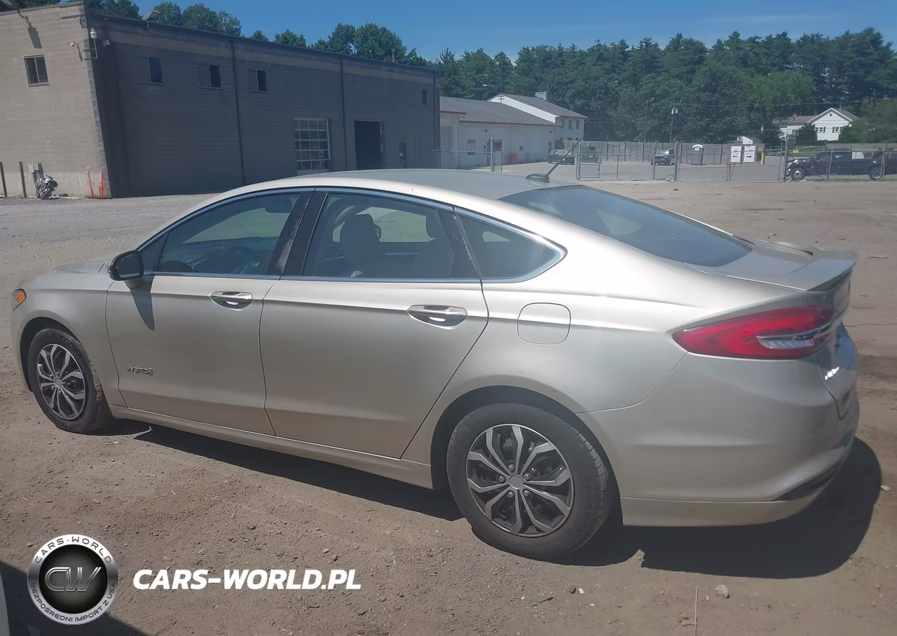 2018 Ford Fusion Hybrid Titanium VIN:3FA6P0RU9JR140955 - 14