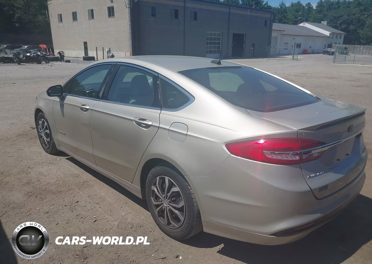 2018 Ford Fusion Hybrid Titanium VIN:3FA6P0RU9JR140955 - 3