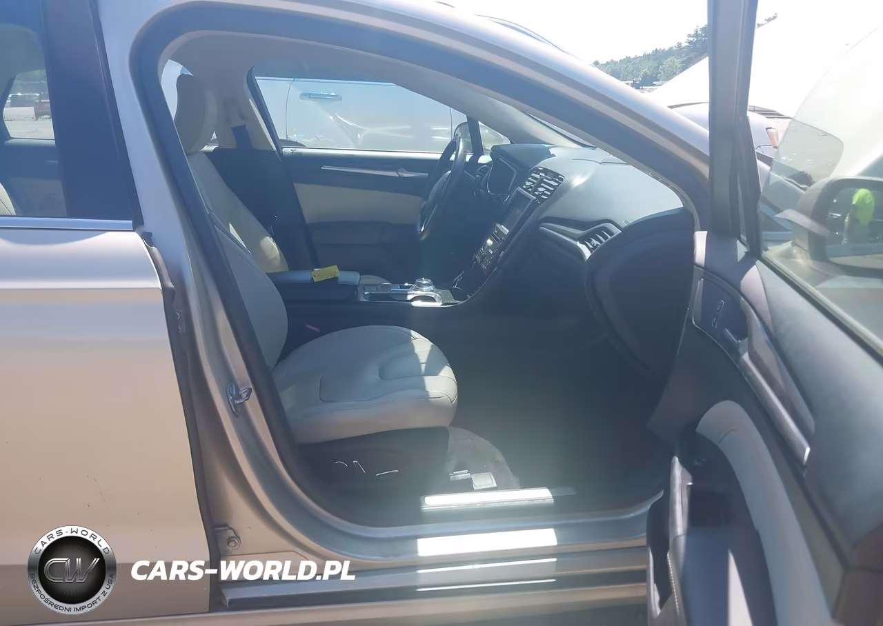2018 Ford Fusion Hybrid Titanium VIN:3FA6P0RU9JR140955 - 5
