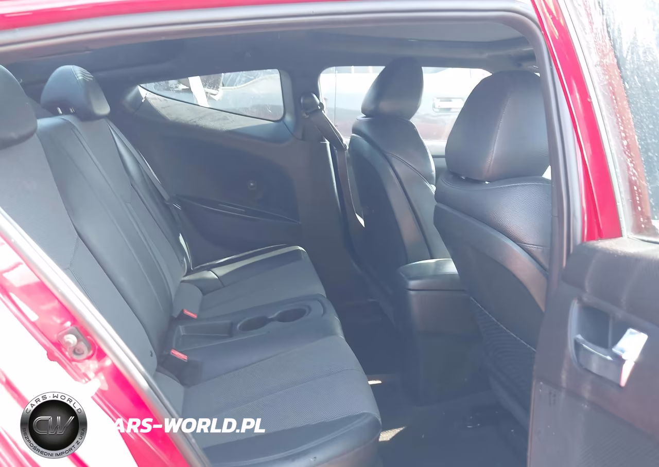 2016 Hyundai Veloster VIN:KMHTC6AD0GU289100 - 8