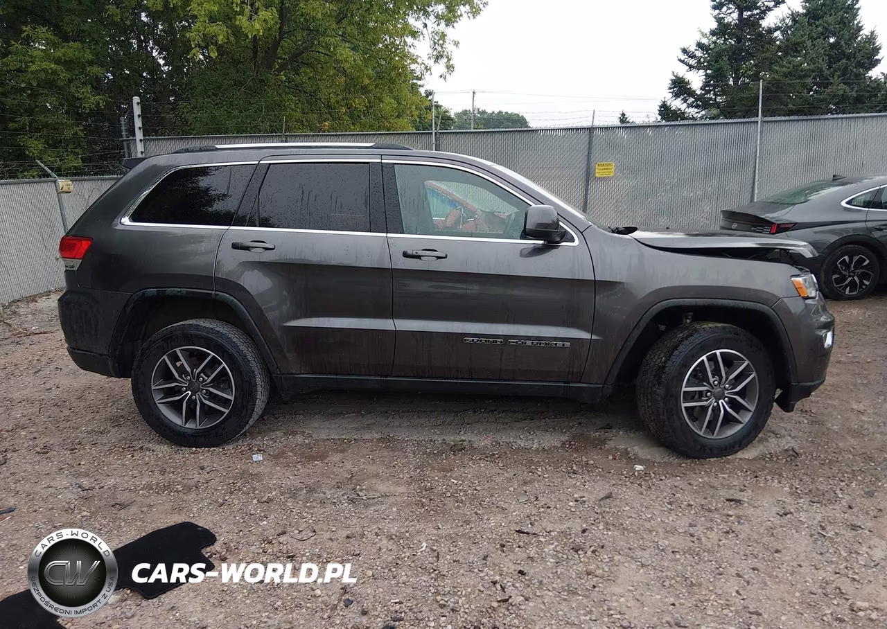 2019 Jeep Grand Cherokee Laredo E 4X4 VIN:1C4RJFAG6KC835217 - 13