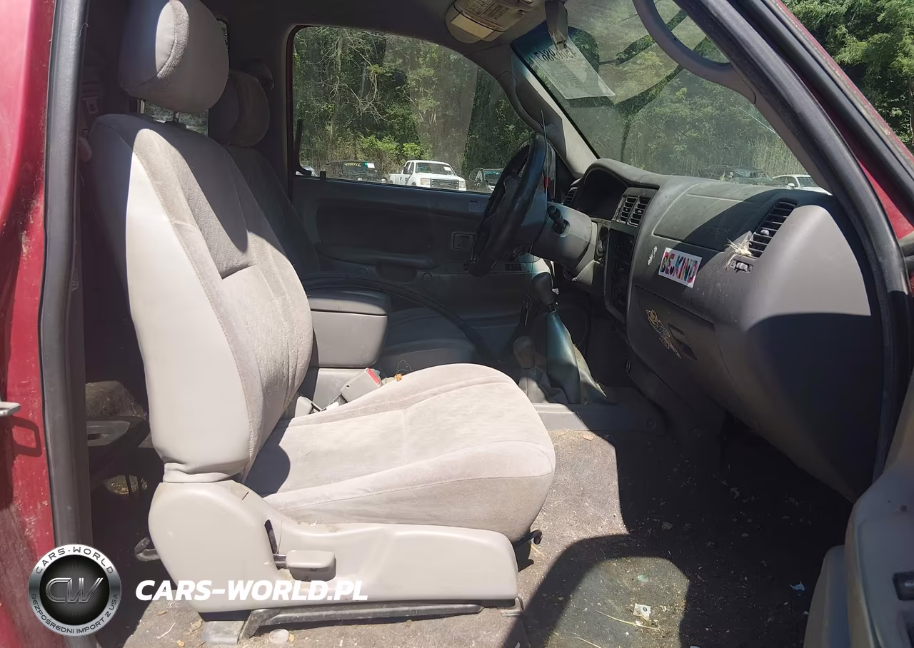 2004 Toyota Tacoma Base V6 VIN:5TEWN72NX4Z405947 - 5