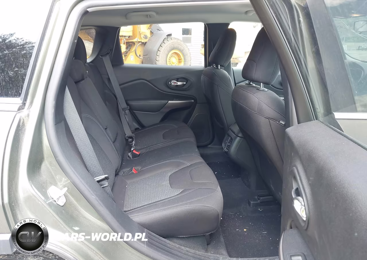 2019 Jeep Cherokee Latitude 4X4 VIN:1C4PJMCX8KD471613 - 8