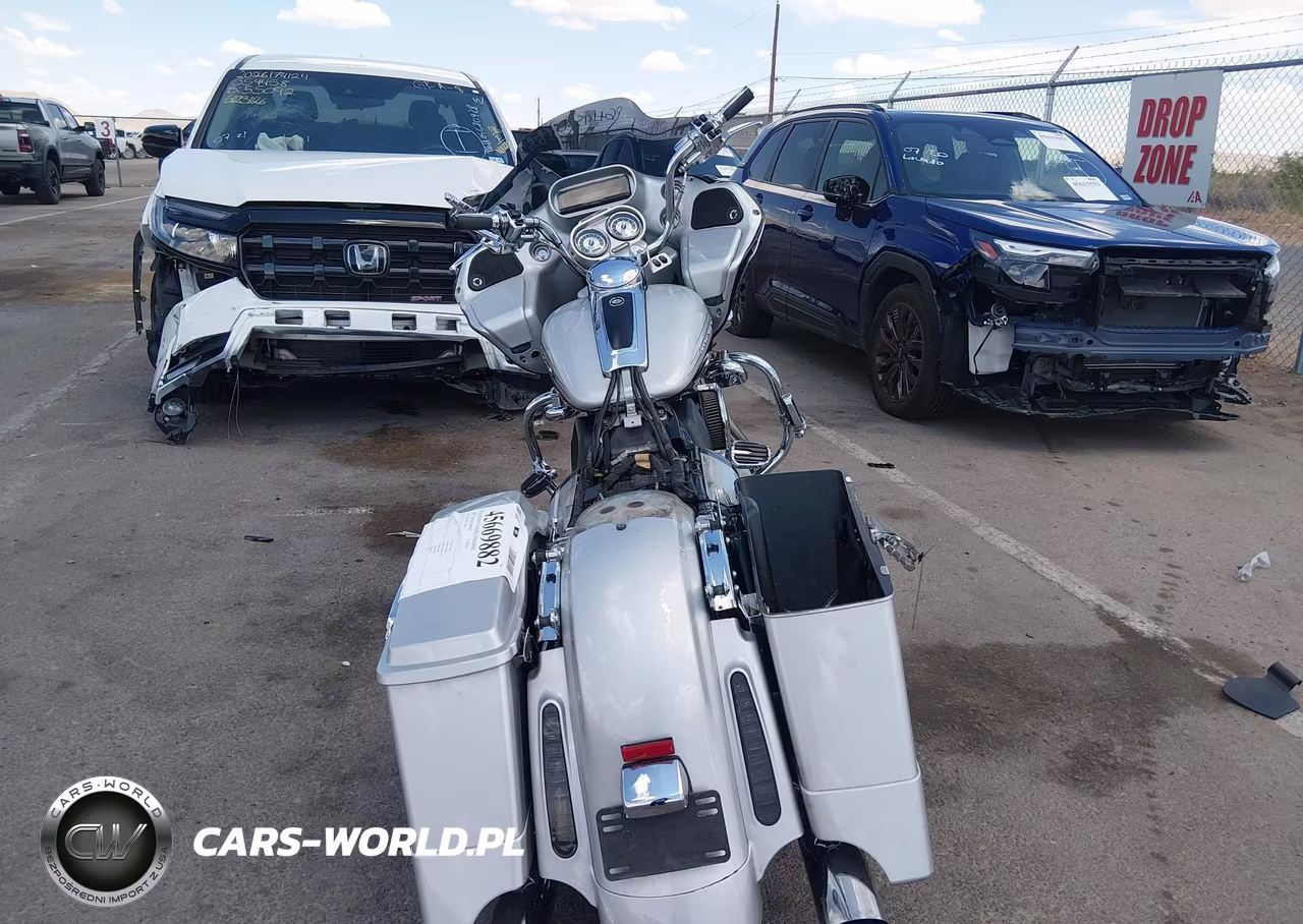 2009 Harley-Davidson Fltrse3 VIN:1HD1PV8119Y950861 - 4