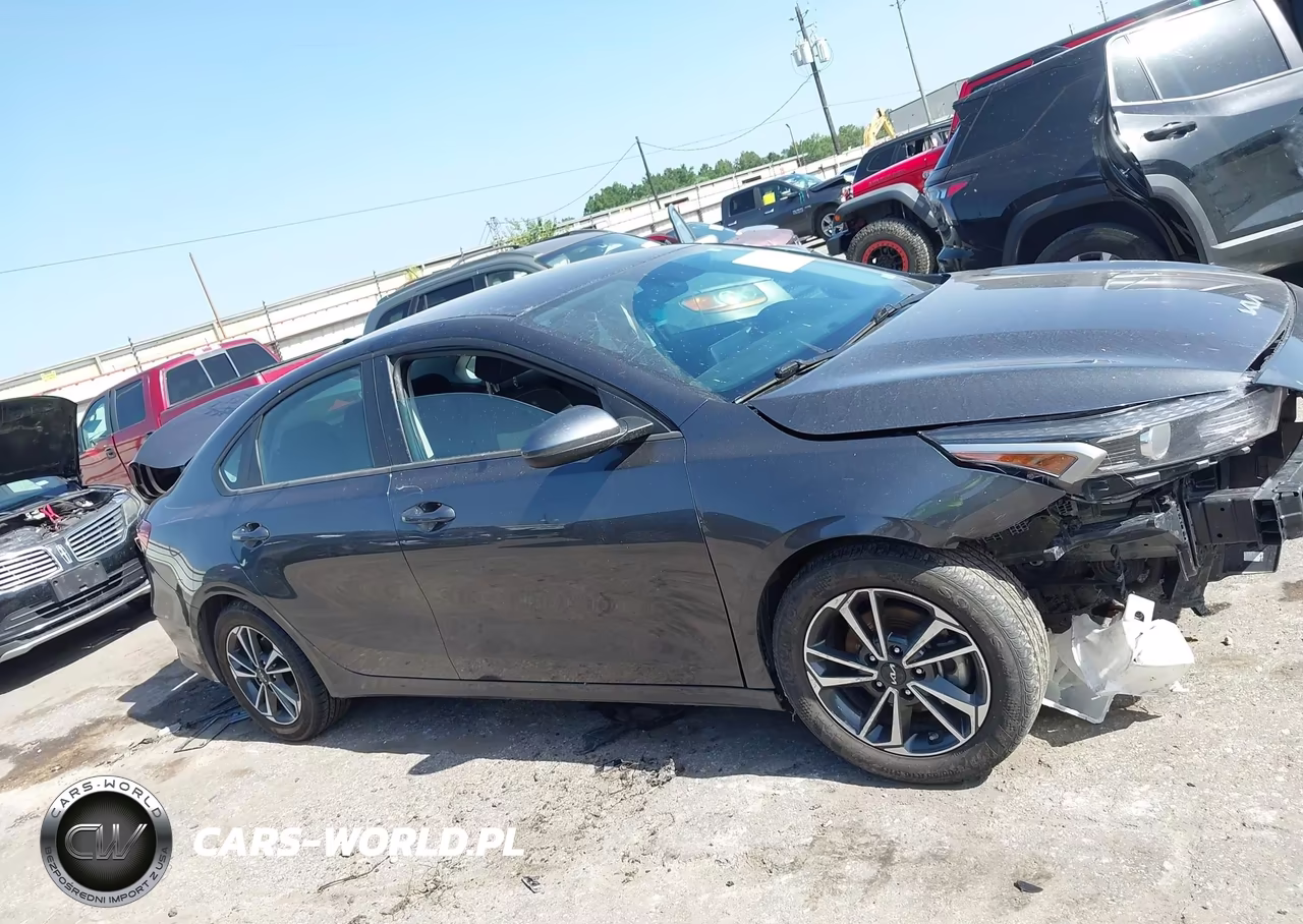 2024 Kia Forte Lxs VIN:3KPF24AD2RE784571 - 13