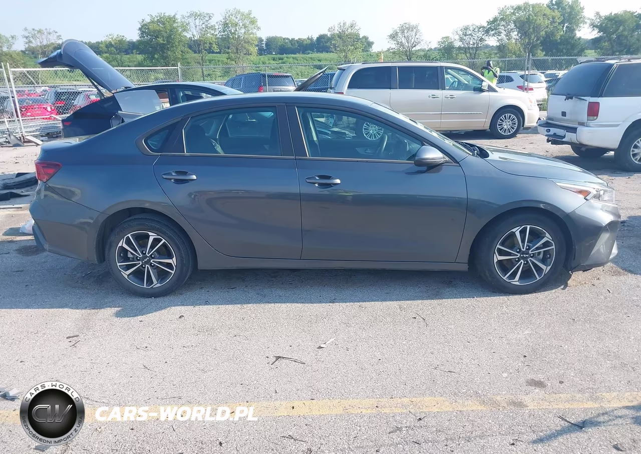 2024 Kia Forte Lxs VIN:3KPF24AD6RE778076 - 13