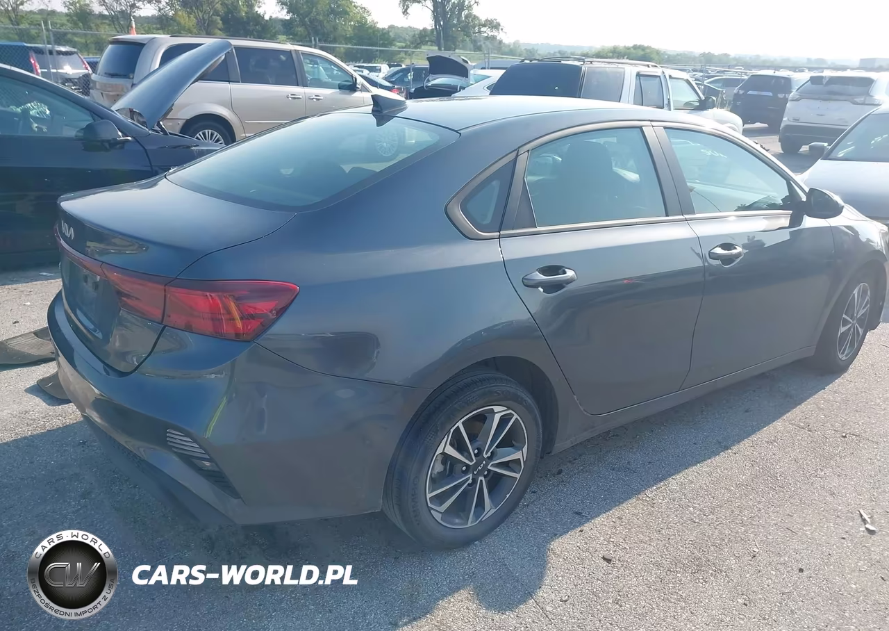 2024 Kia Forte Lxs VIN:3KPF24AD6RE778076 - 4