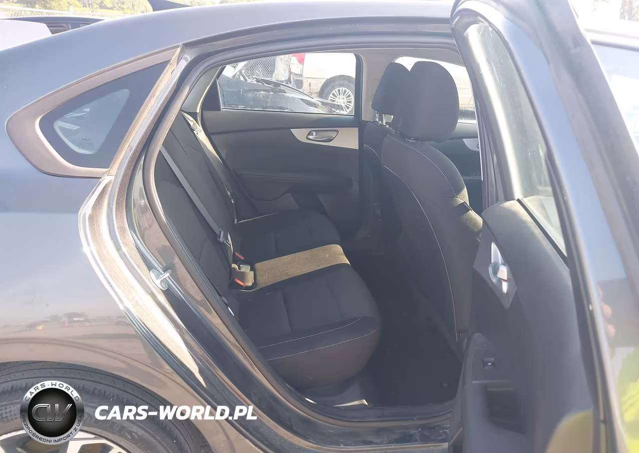 2024 Kia Forte Lxs VIN:3KPF24AD6RE778076 - 8