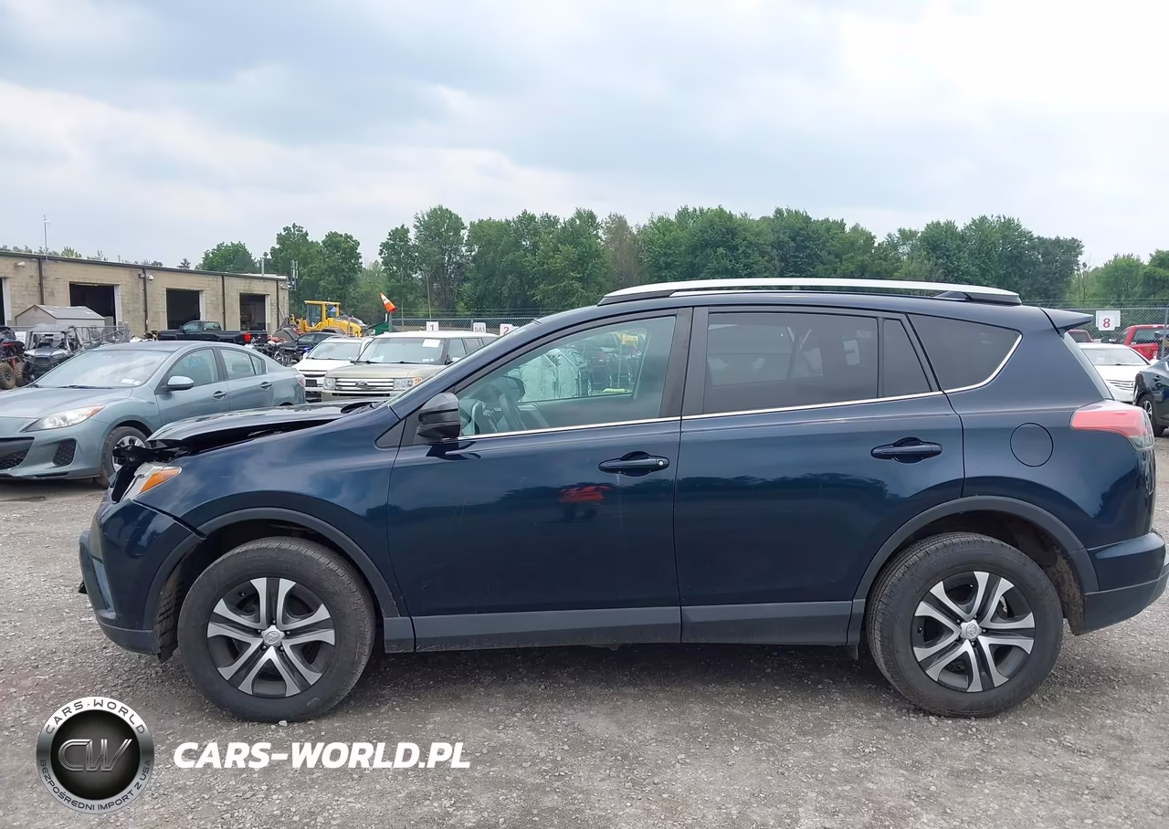 2018 Toyota Rav4 Le VIN:2T3BFREV7JW793357 - 14