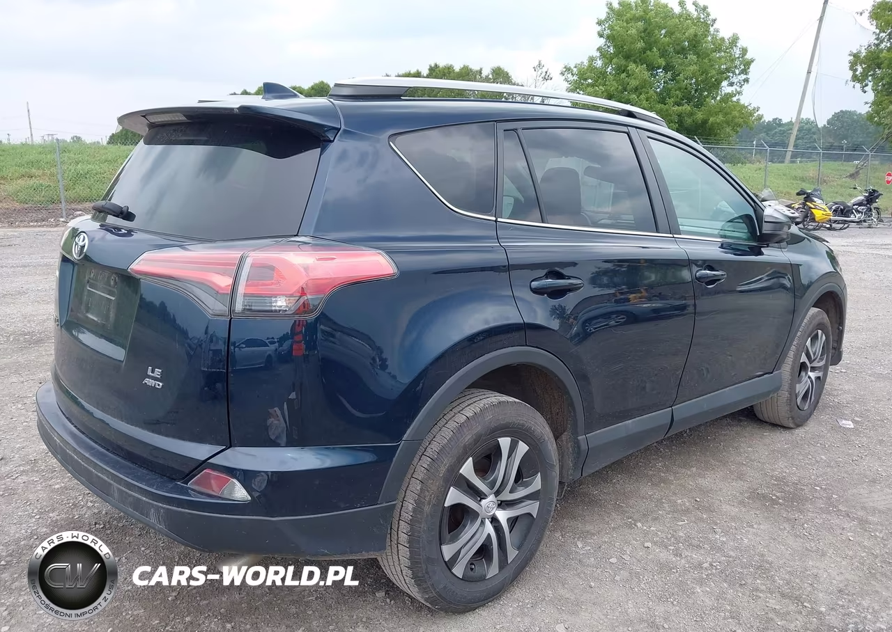 2018 Toyota Rav4 Le VIN:2T3BFREV7JW793357 - 4