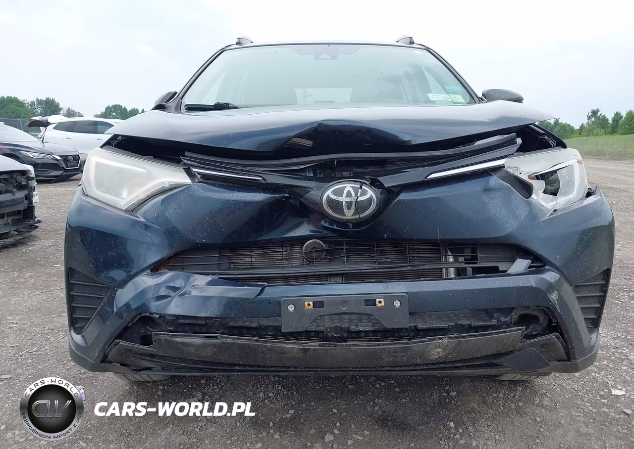 2018 Toyota Rav4 Le VIN:2T3BFREV7JW793357 - 6
