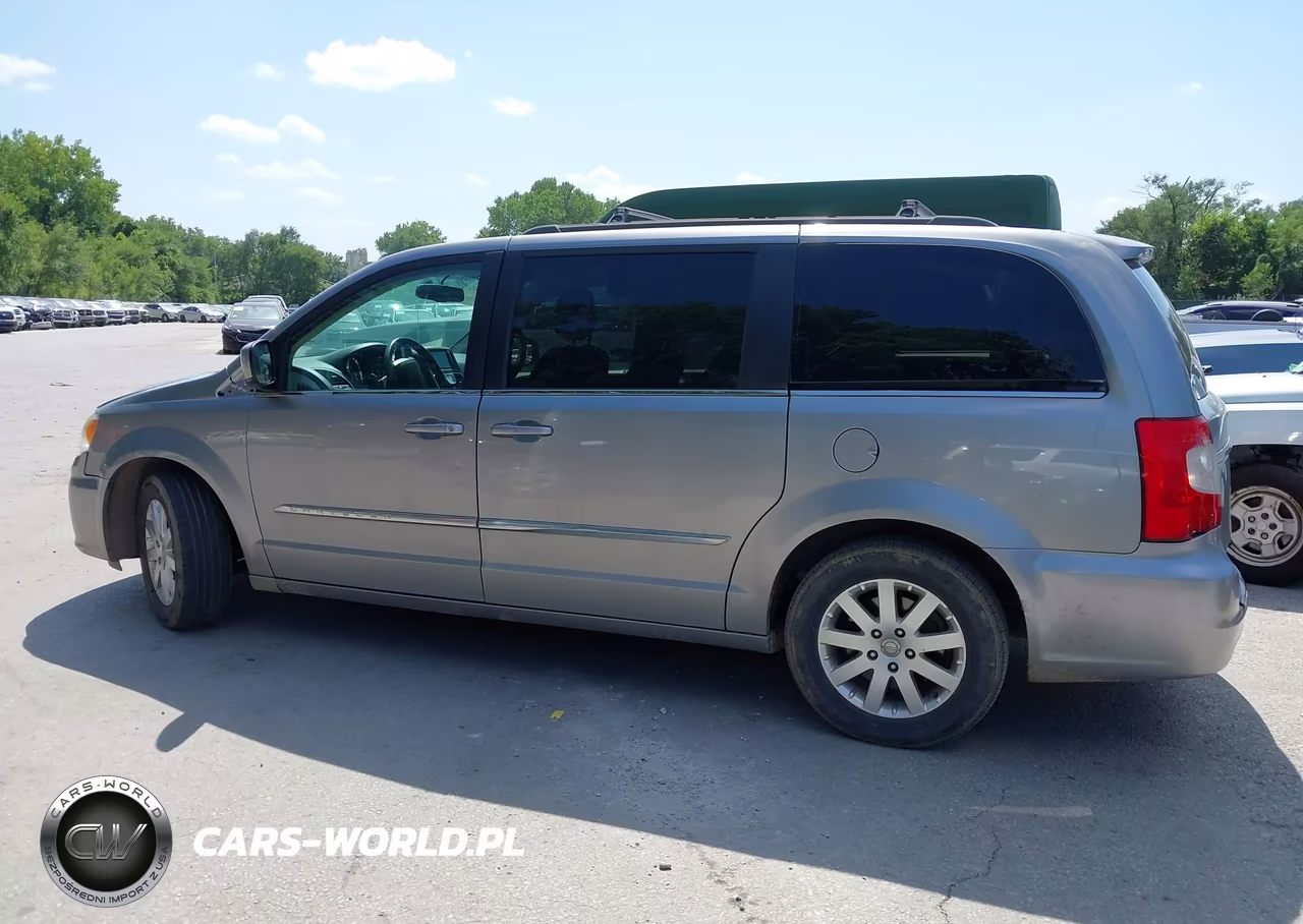 2016 Chrysler Town & Country Touring VIN:2C4RC1BG5GR214433 - 13
