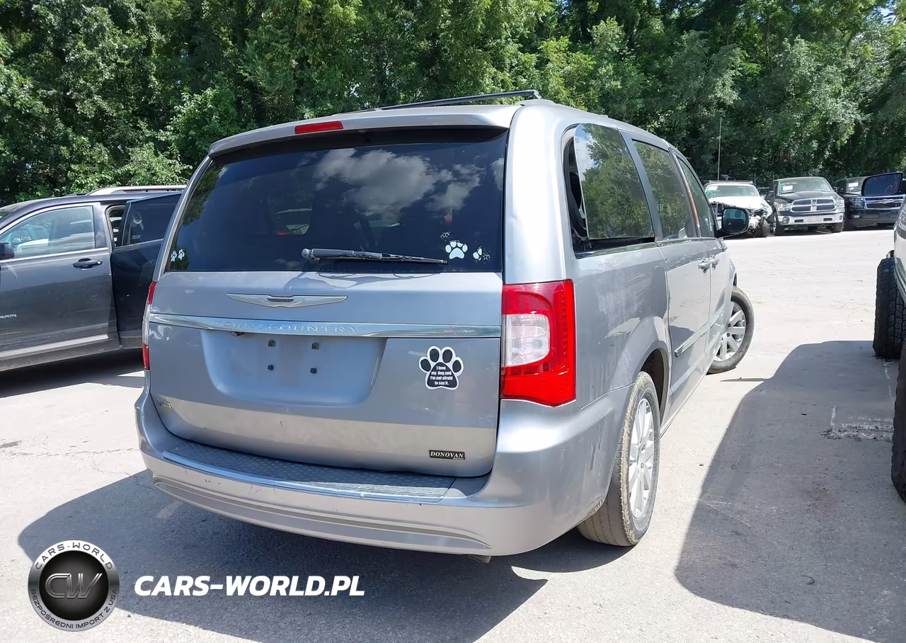 2016 Chrysler Town & Country Touring VIN:2C4RC1BG5GR214433 - 4