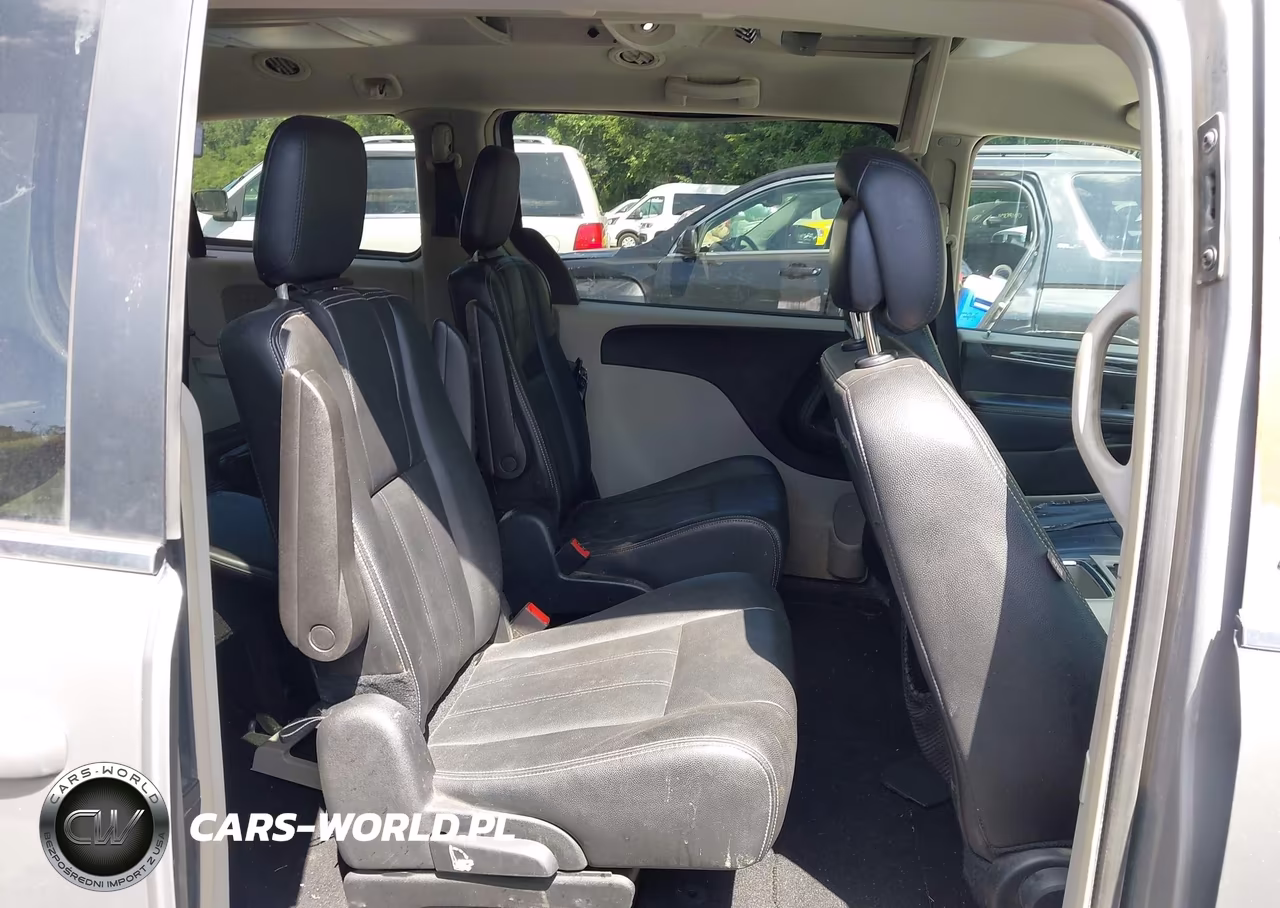 2016 Chrysler Town & Country Touring VIN:2C4RC1BG5GR214433 - 8