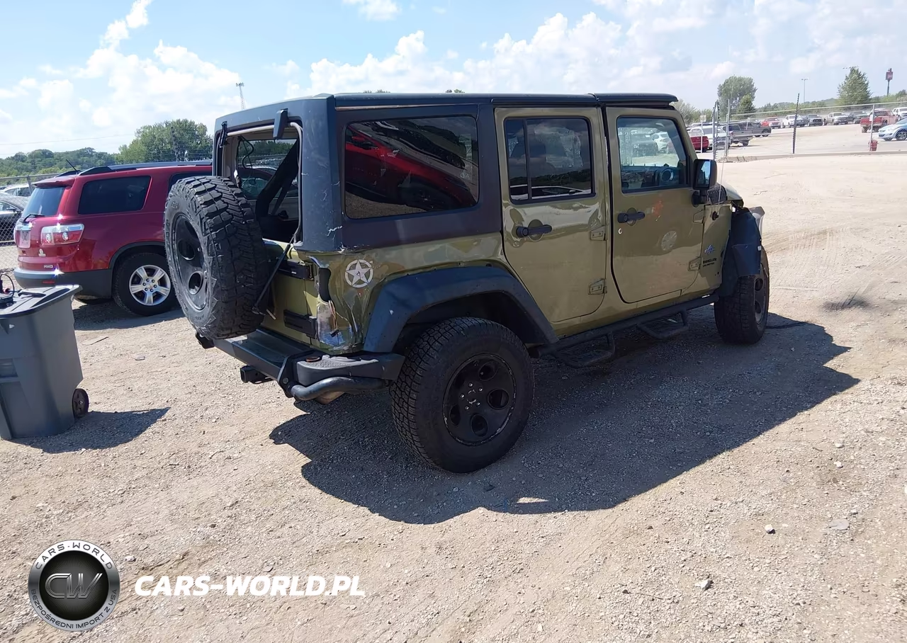 2013 Jeep Wrangler Unlimited Freedom Edition VIN:1C4BJWDGXDL618527 - 4