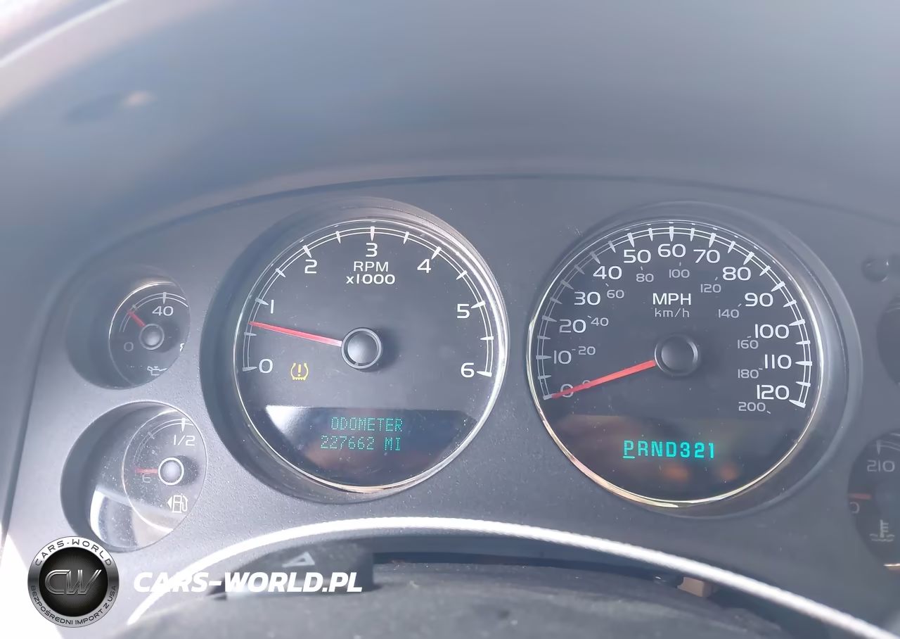 2007 Chevrolet Tahoe Ls VIN:1GNFC13J17J146155 - 7