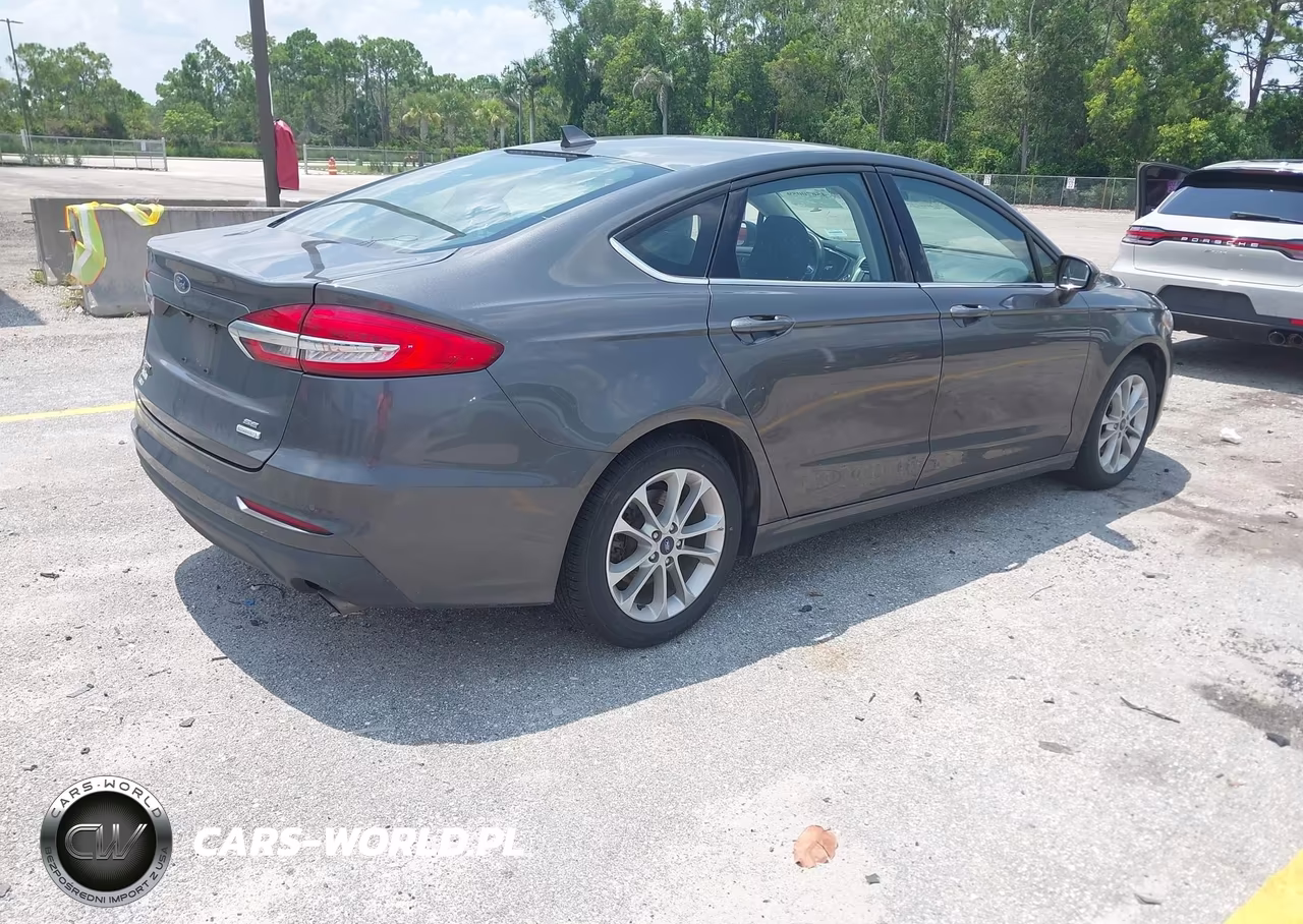 2020 Ford Fusion Se VIN:3FA6P0HD2LR235975 - 4