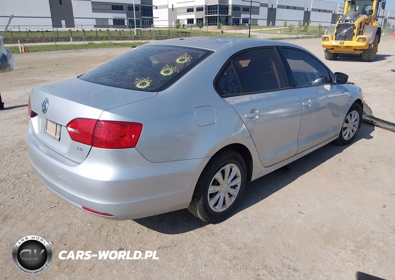 2011 Volkswagen Jetta 2.0L S VIN:3VW2K7AJ1BM337132 - 4