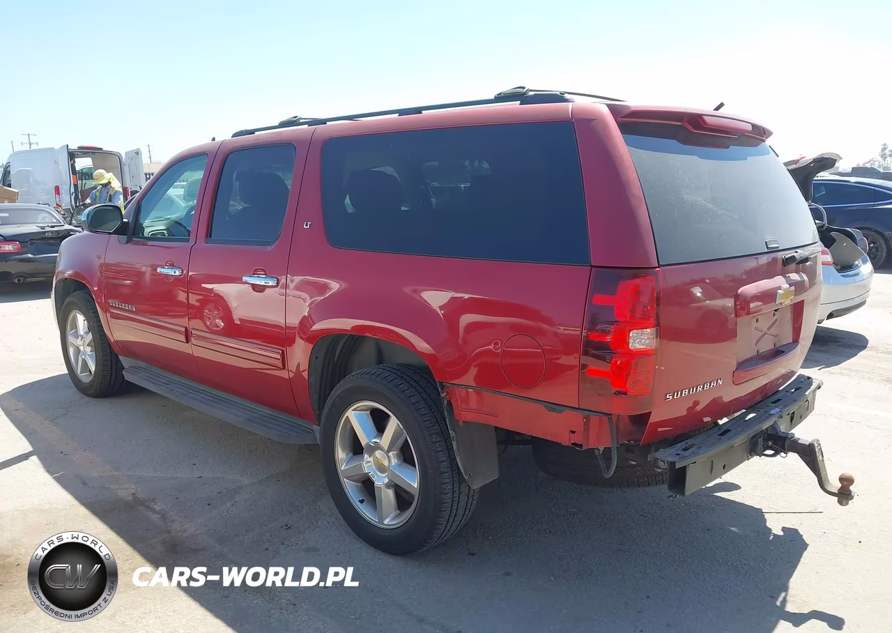 2014 Chevrolet Suburban Lt VIN:1GNSCJE09ER158023 - 3