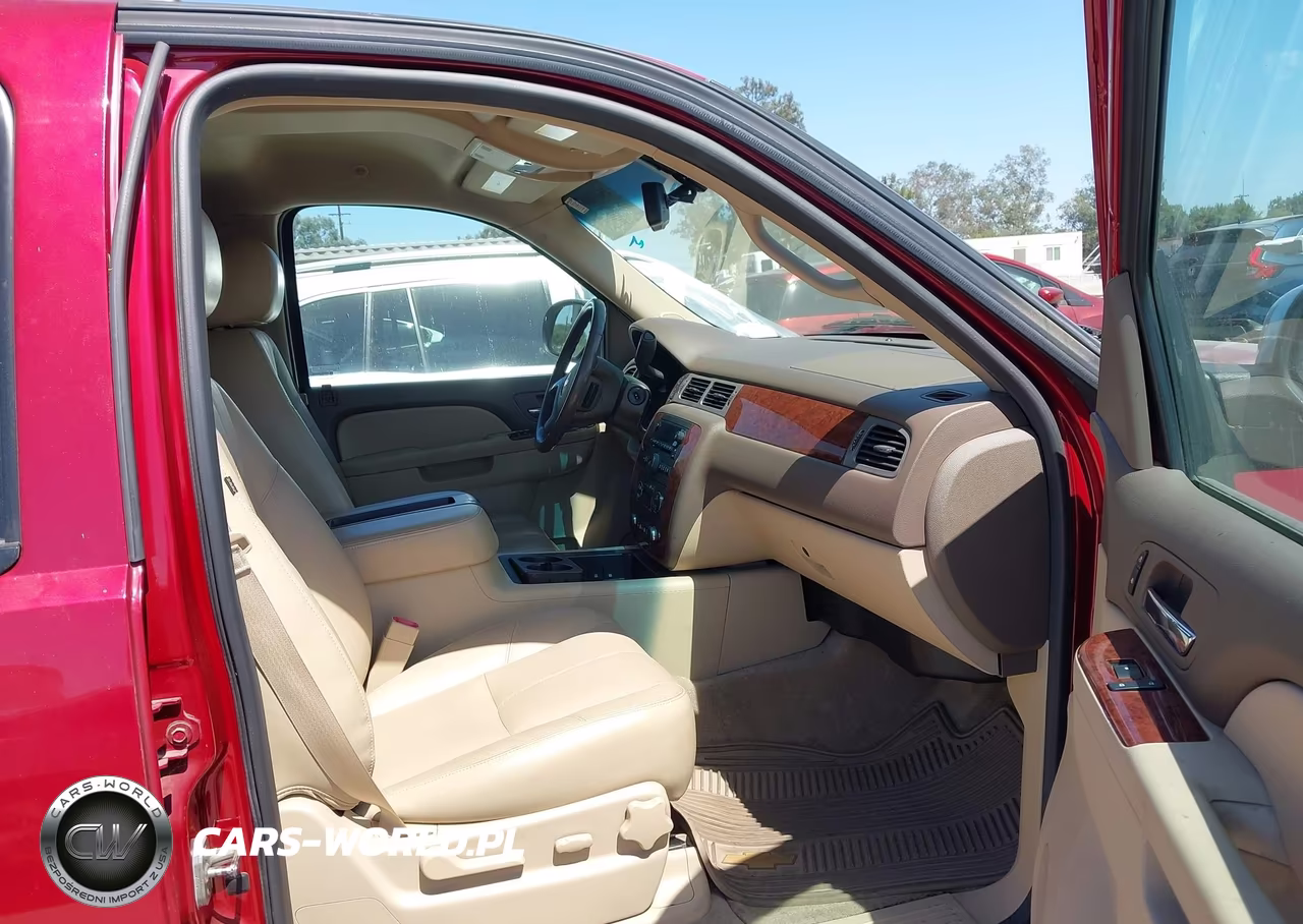 2014 Chevrolet Suburban Lt VIN:1GNSCJE09ER158023 - 5