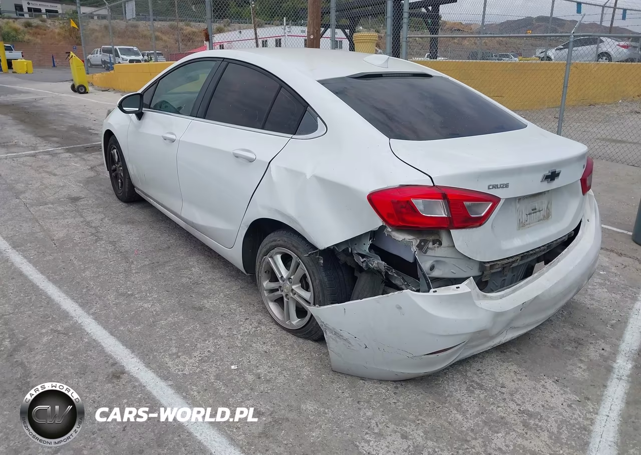 2018 Chevrolet Cruze Lt Auto VIN:1G1BE5SM7J7179162 - 3