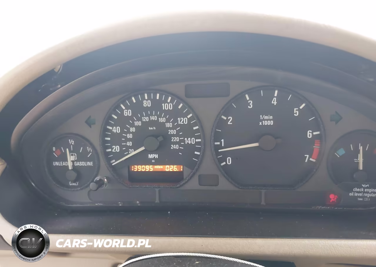 1998 BMW Z3 2.8 VIN:4USCJ333XWLG20702 - 7